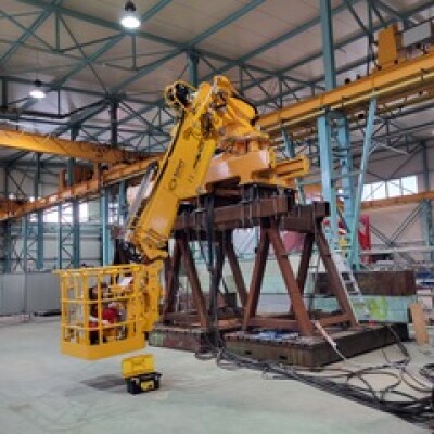 Offshore access basket with HIAB arm-2