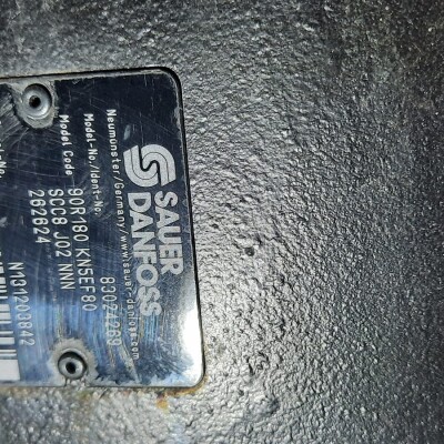 3 pieces Diesel / Hydraulic Powerpacks 280kW-8