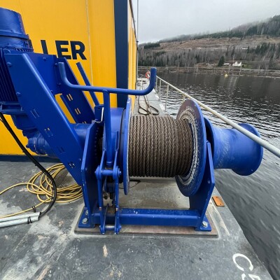 SET: 6x 12,5T and 4x 25T Electric Mooring winches all inclusive Control, switchboard, 3x gensets and 3.000 ltr fuel tank-4