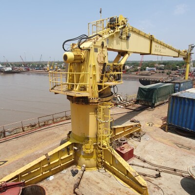 Noreq Fixed Boom Offshore crane with Manriding Capability