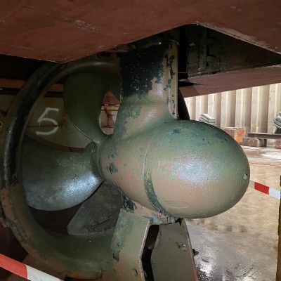 Retractable Schottel thruster