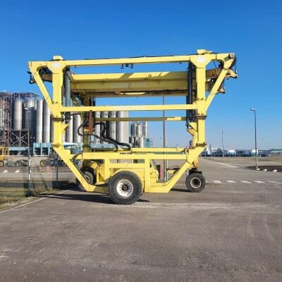 Combilift Straddle Carrier – Model SC3T (35 Ton Capacity)
