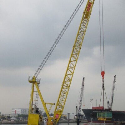 Kenz Rope Luffing Crane with 100T Capacity