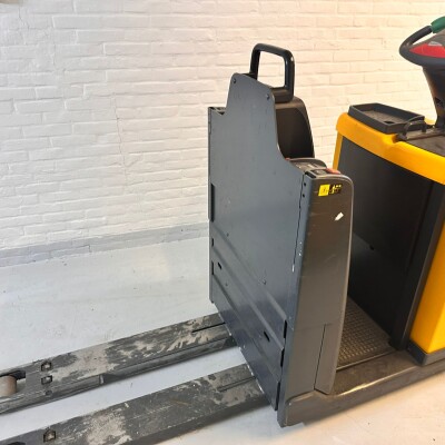 Jungheinrich order picker