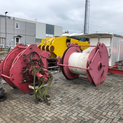 Liebherr Pedestal Mounted Offshore crane MTC 2600-100D Litronic with 100T Capacity-3