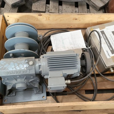 La Naval ladder winch