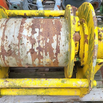 Deck winch with 2T SWL capacity