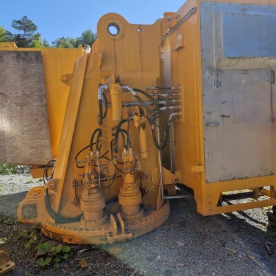 Dreggen pedestal crane-4