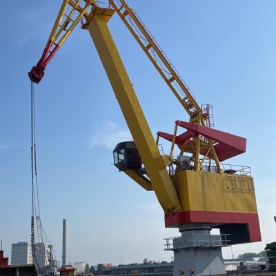 Figee Floating Crane